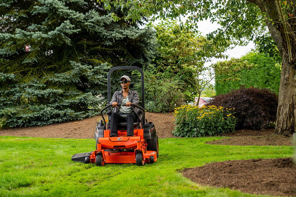 Kubota Center Kubota Showroom Zero Turn Mowers Z232KW 42